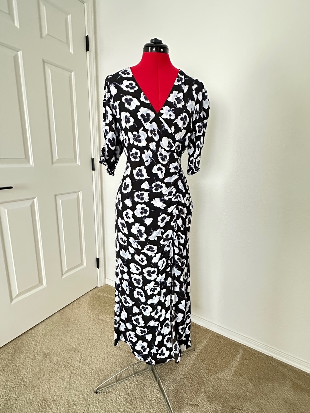 H&M Navy and White Floral Wrap-Style Maxi Dress small